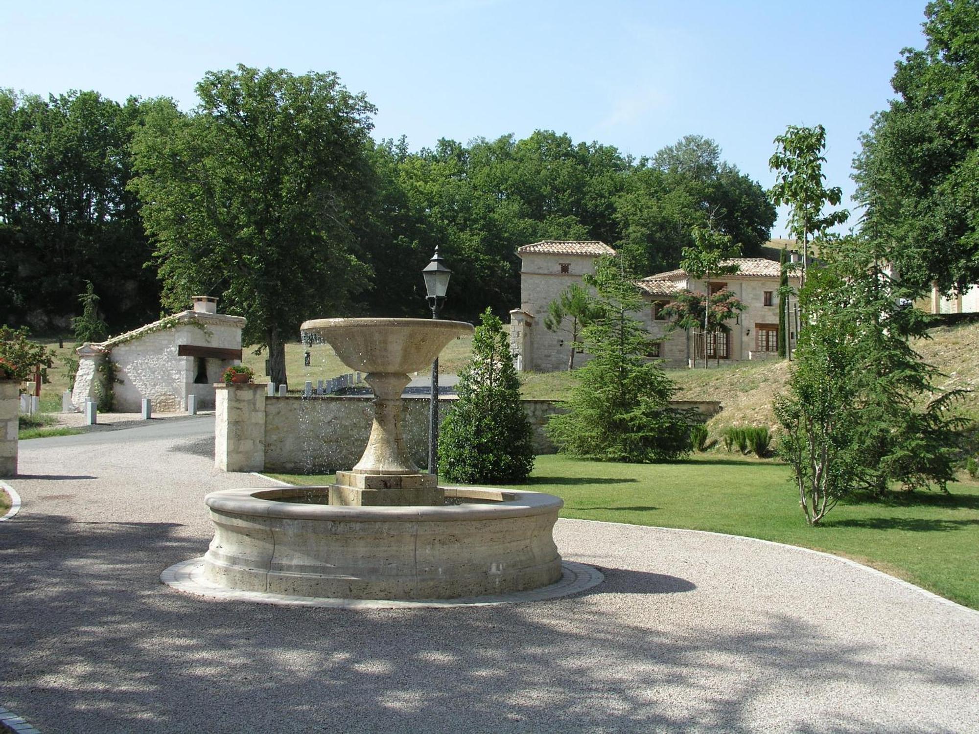 Chateau Lecusse - La Grande Roche - Hotel, Spa, Boutique & Restaurant Broze 외부 사진